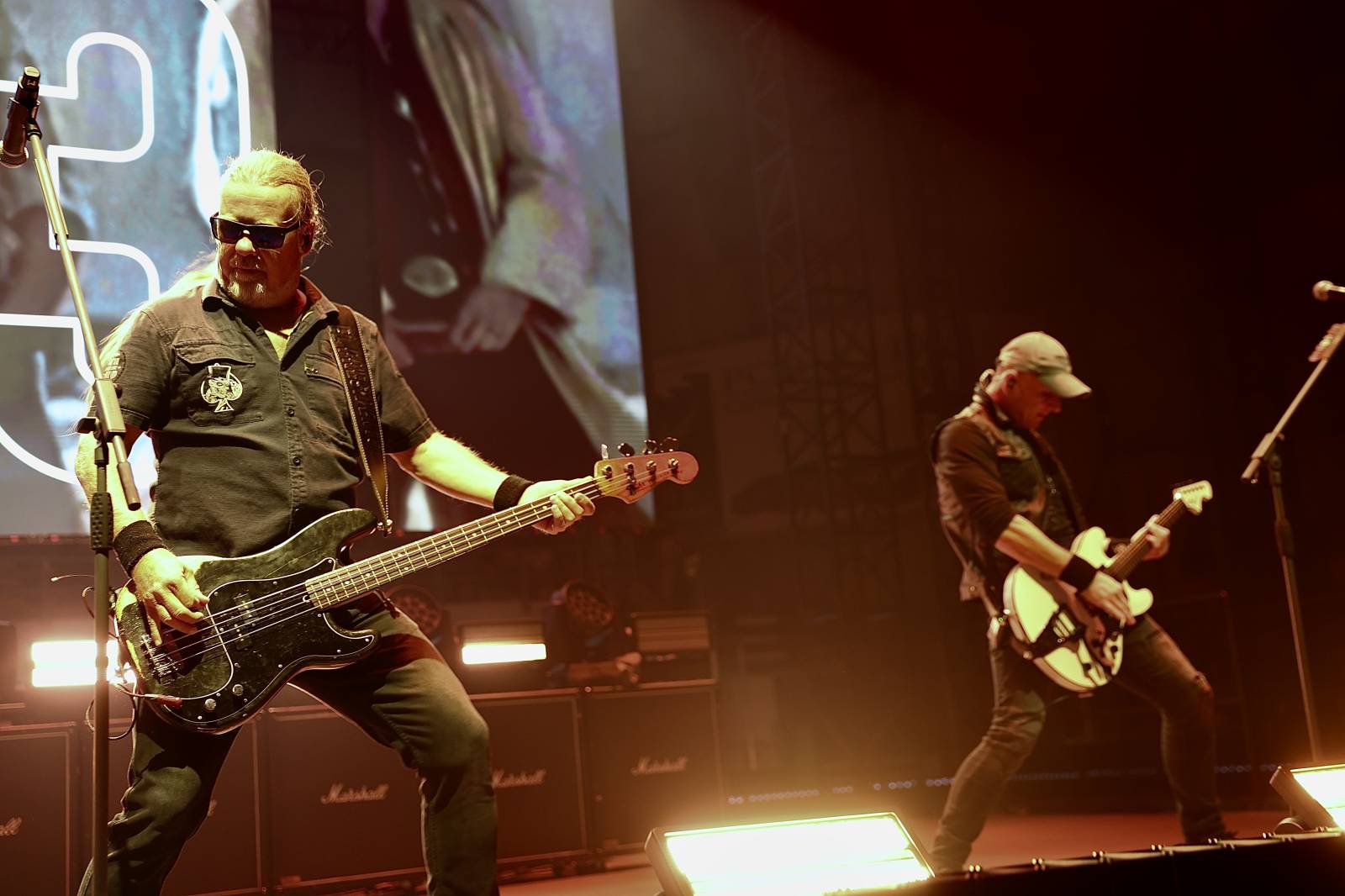 Kabát zavítal do Českých Budějovic, fanoušky bavil pyrotechnickými efekty