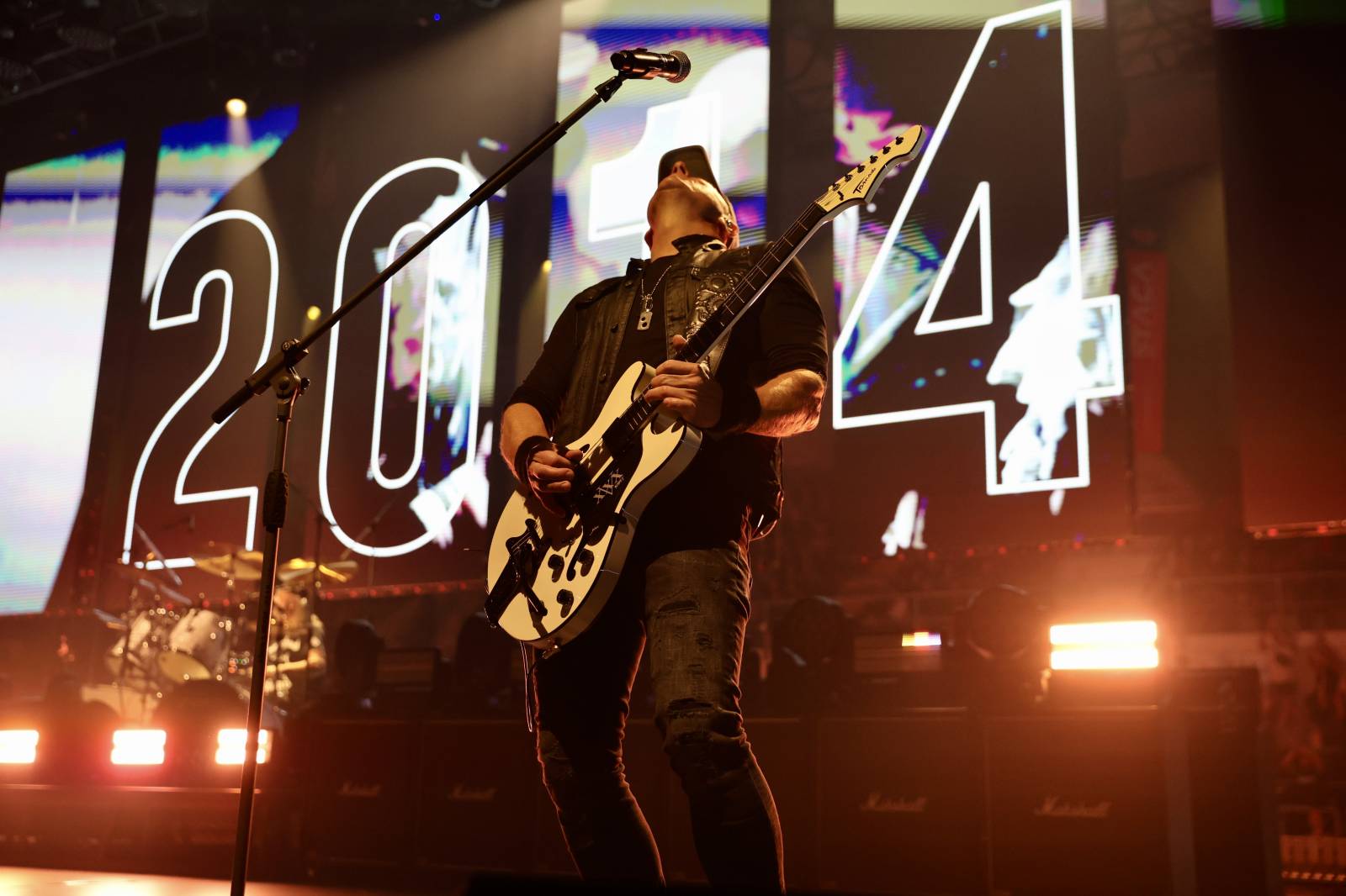 Kabát zavítal do Českých Budějovic, fanoušky bavil pyrotechnickými efekty