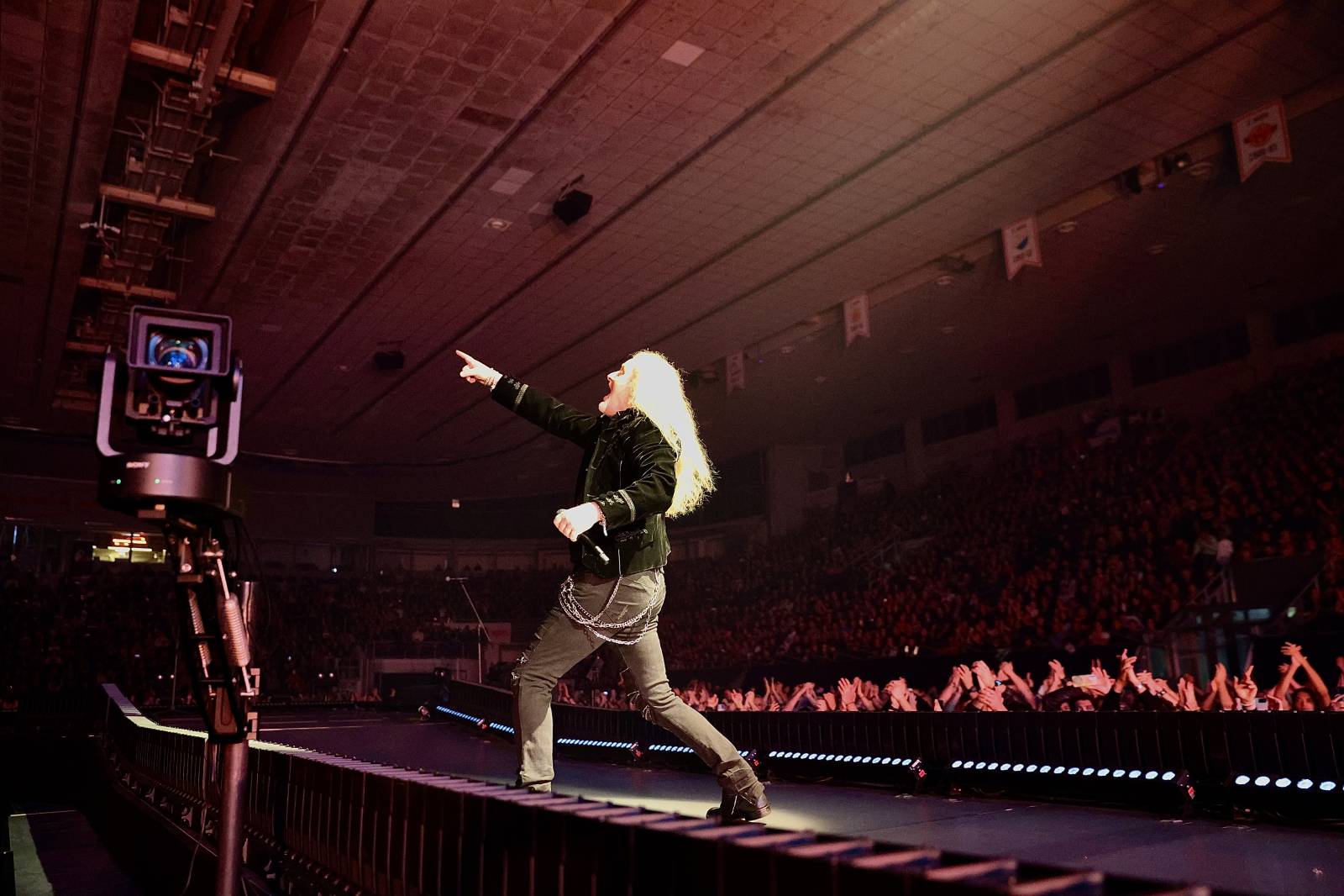 Kabát zavítal do Českých Budějovic, fanoušky bavil pyrotechnickými efekty