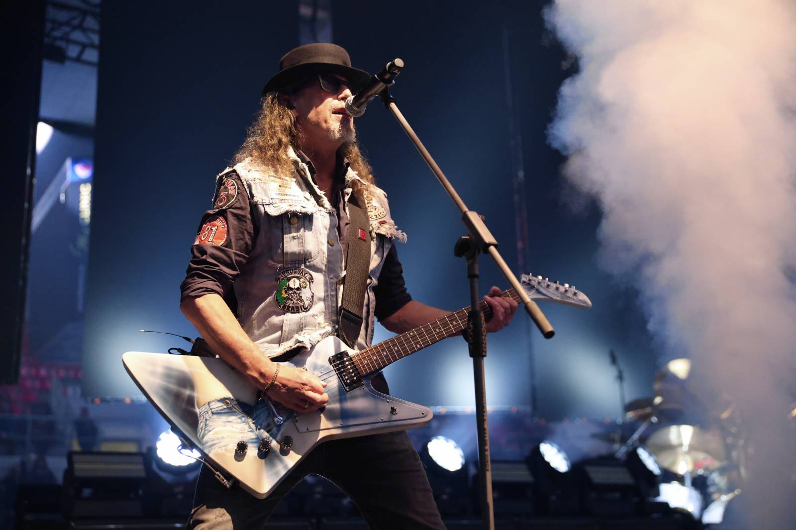 Kabát zavítal do Českých Budějovic, fanoušky bavil pyrotechnickými efekty