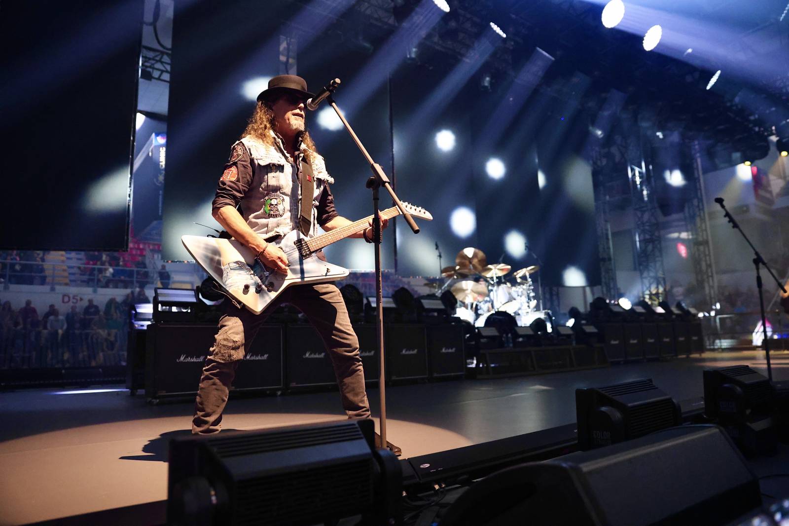 Kabát zavítal do Českých Budějovic, fanoušky bavil pyrotechnickými efekty