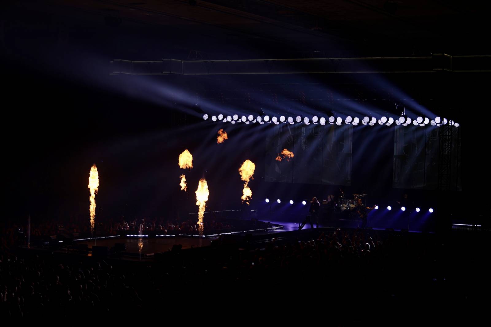 Kabát zavítal do Českých Budějovic, fanoušky bavil pyrotechnickými efekty