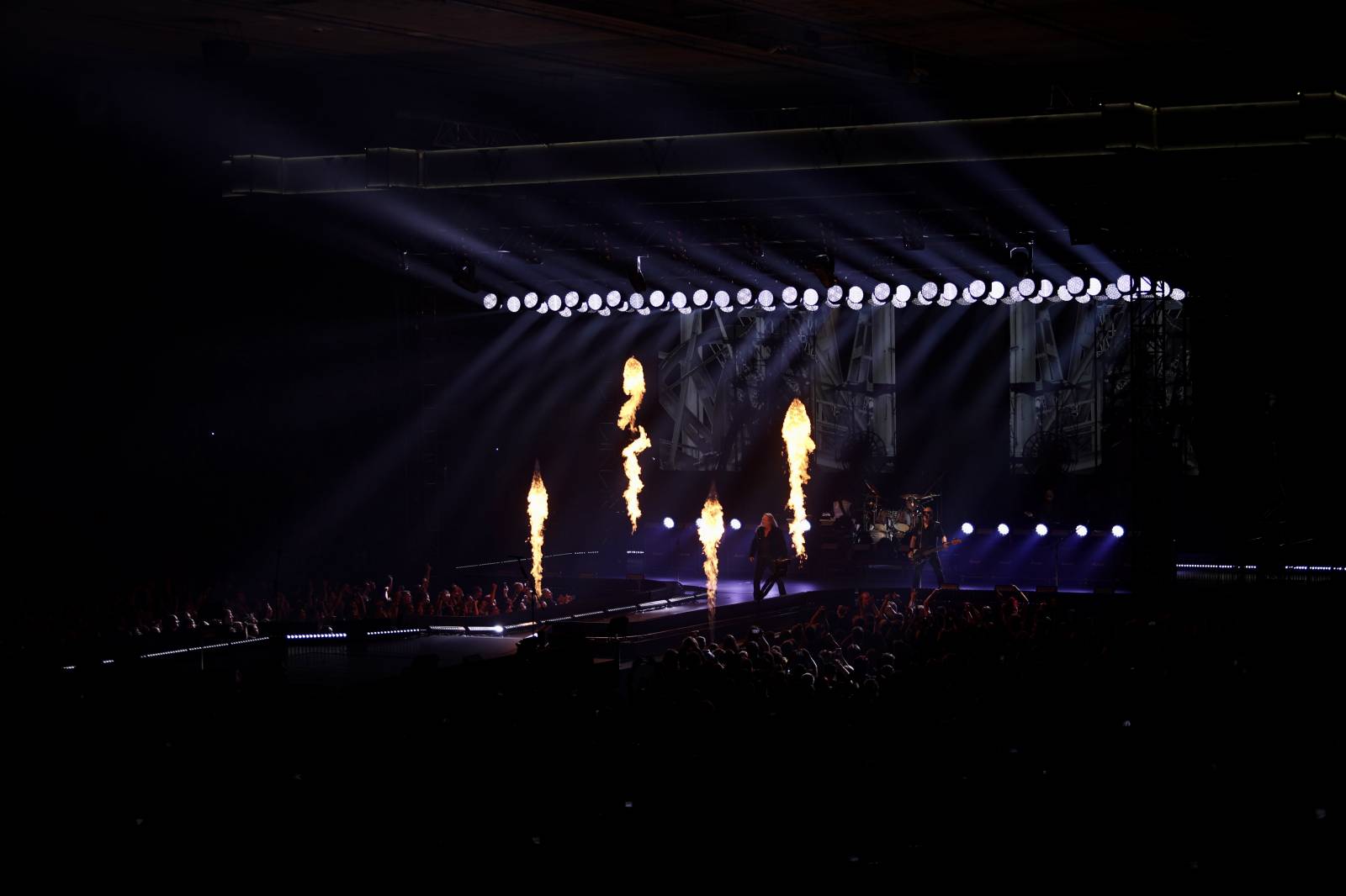 Kabát zavítal do Českých Budějovic, fanoušky bavil pyrotechnickými efekty