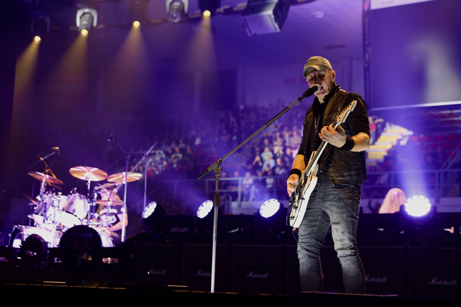Kabát zavítal do Českých Budějovic, fanoušky bavil pyrotechnickými efekty