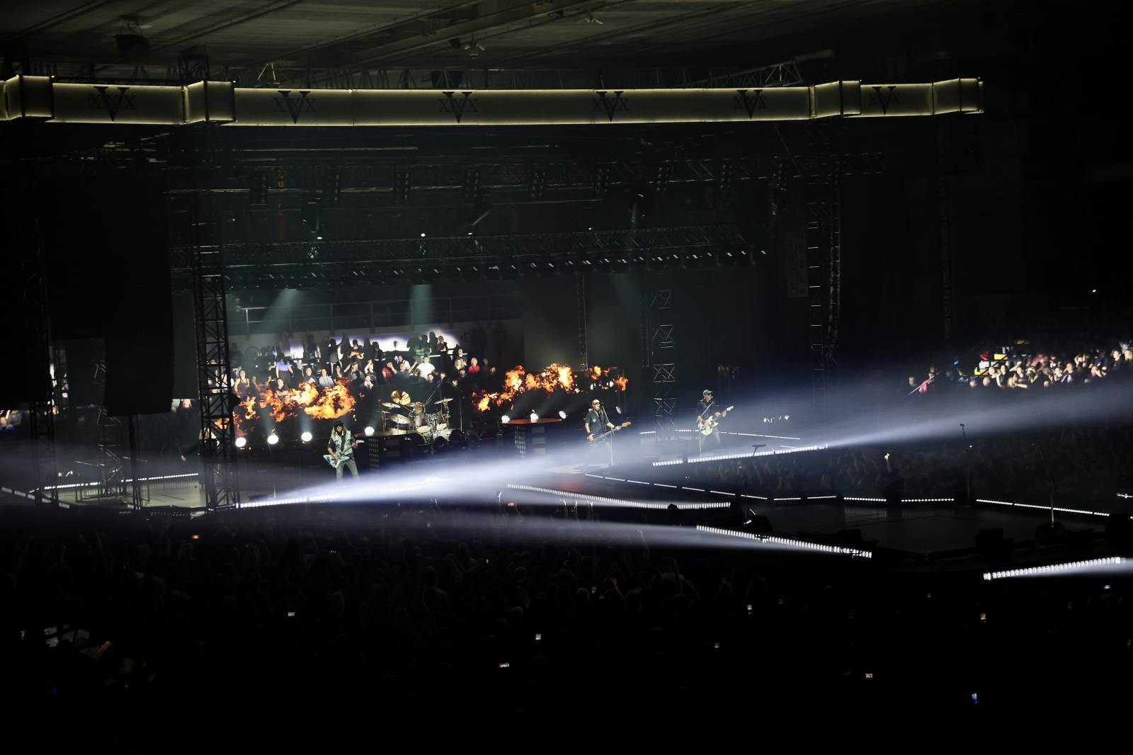 Kabát zavítal do Českých Budějovic, fanoušky bavil pyrotechnickými efekty