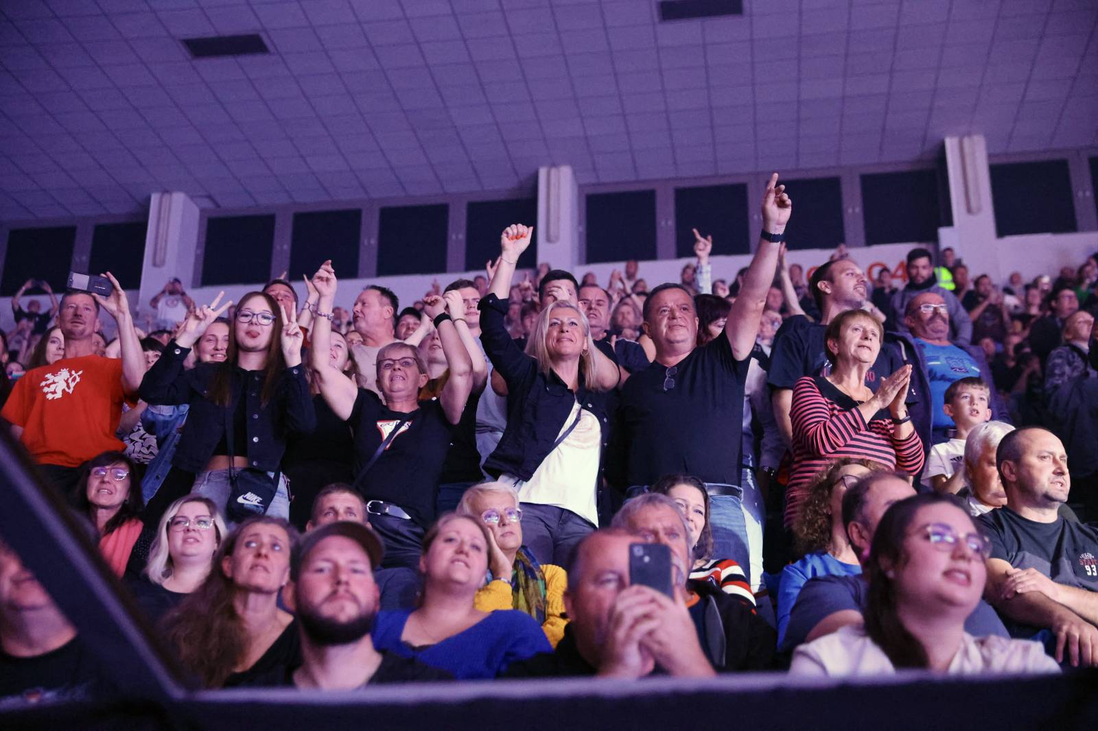 Kabát zavítal do Českých Budějovic, fanoušky bavil pyrotechnickými efekty