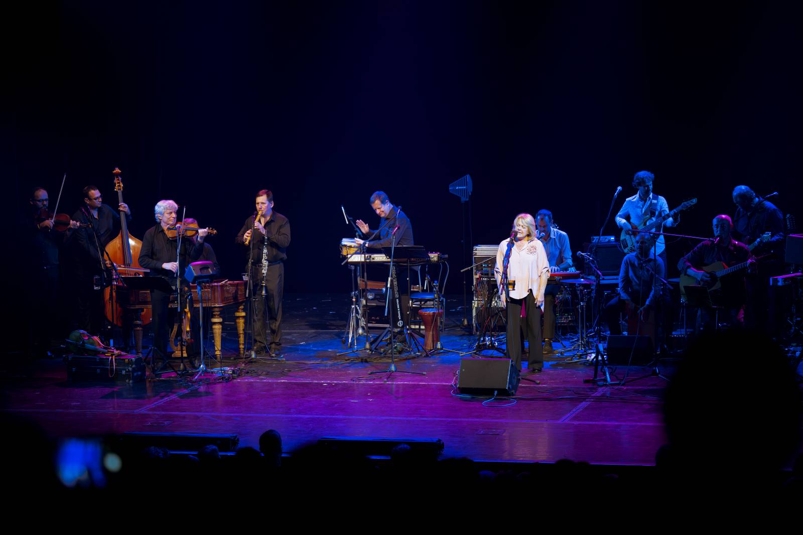 Jiří Pavlica s Hradišťanem a Javory se v Divadle Hybernia dočkali standing ovation 