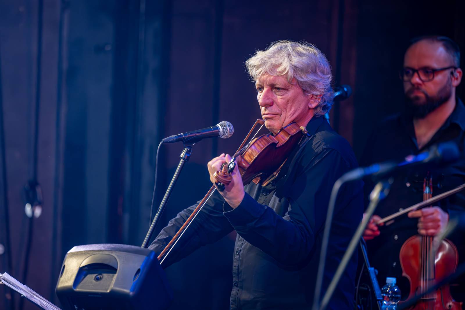 Jiří Pavlica s Hradišťanem a Javory se v Divadle Hybernia dočkali standing ovation 