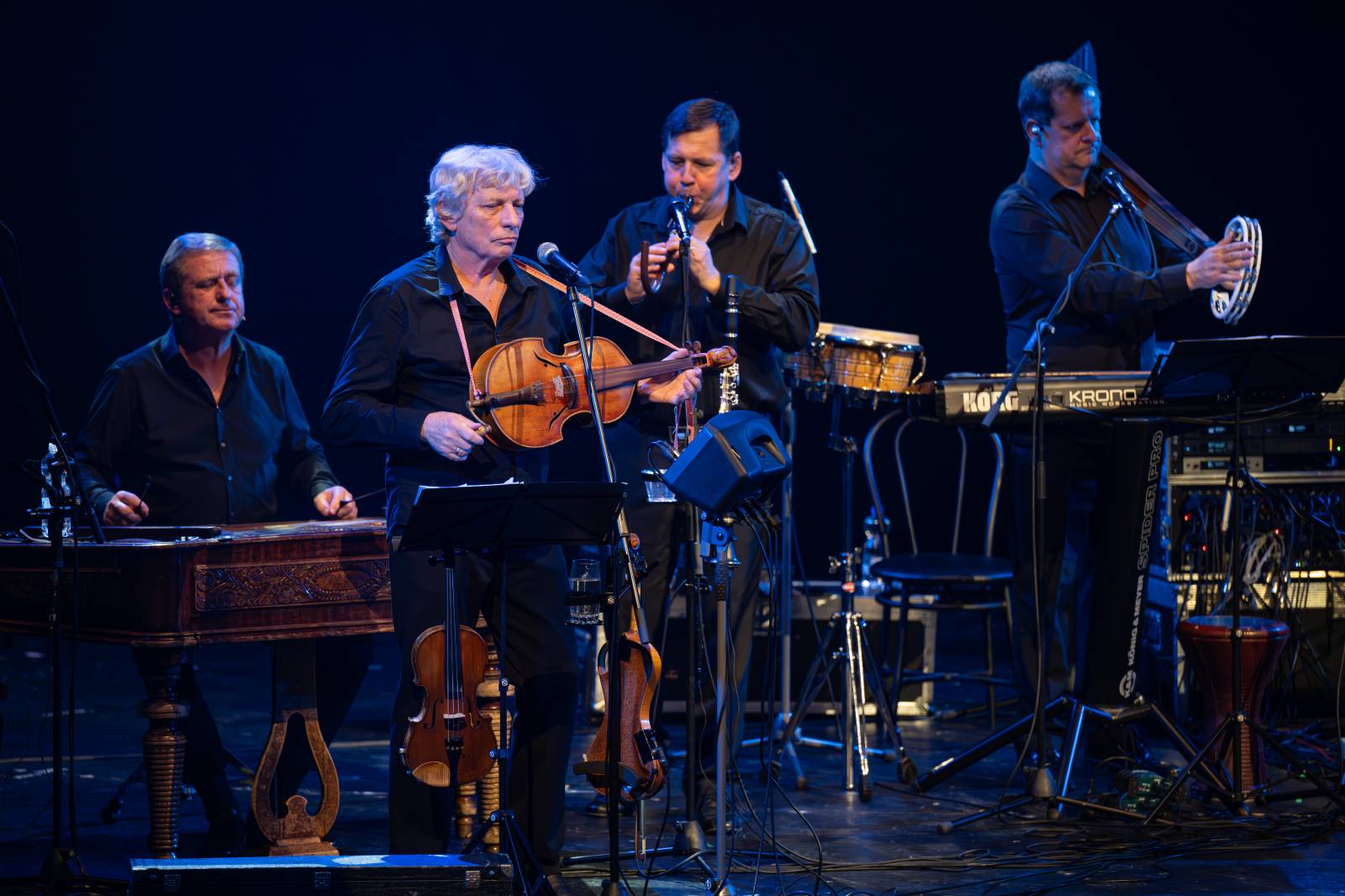 Jiří Pavlica s Hradišťanem a Javory se v Divadle Hybernia dočkali standing ovation 