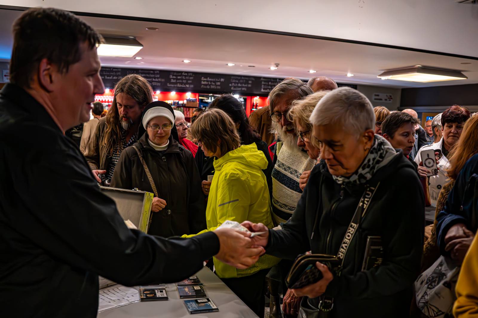 Jiří Pavlica s Hradišťanem a Javory se v Divadle Hybernia dočkali standing ovation 
