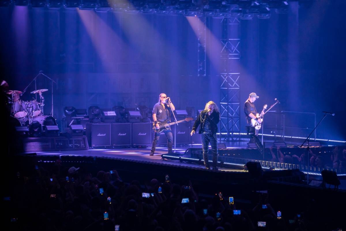 Po čertech velký turné neminulo ani Brno. Kabát s fanoušky oslavil 35 let na scéně