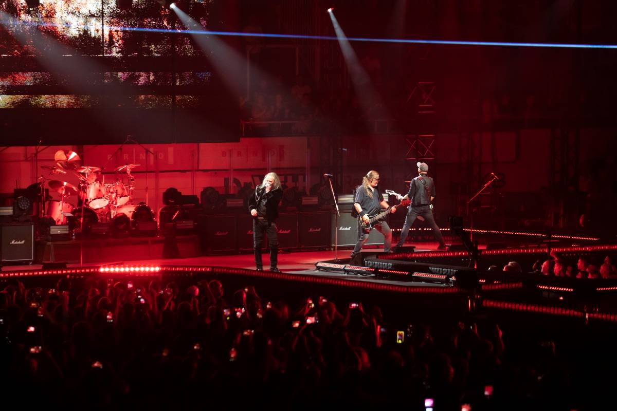 Po čertech velký turné neminulo ani Brno. Kabát s fanoušky oslavil 35 let na scéně