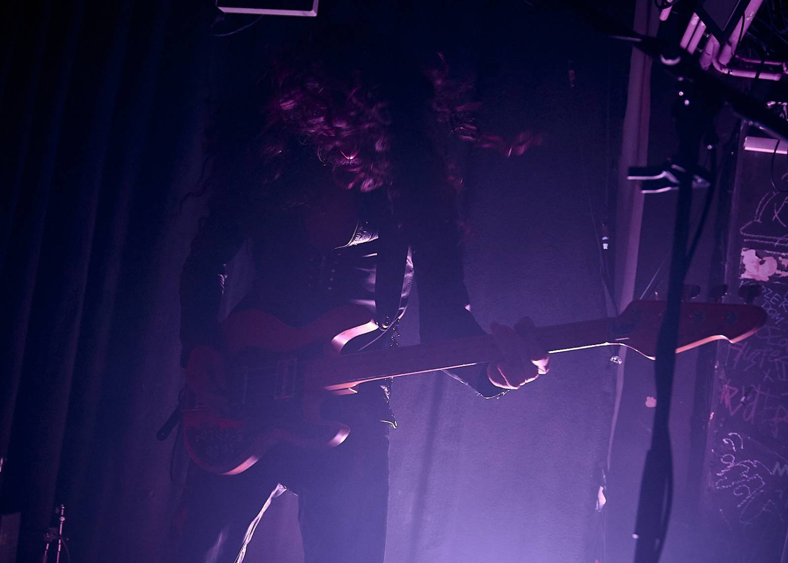 Des Rocs ukázal Praze, jak se hraje rokenrol. Předskakovali mu Pistols at Dawn a Moon Fever