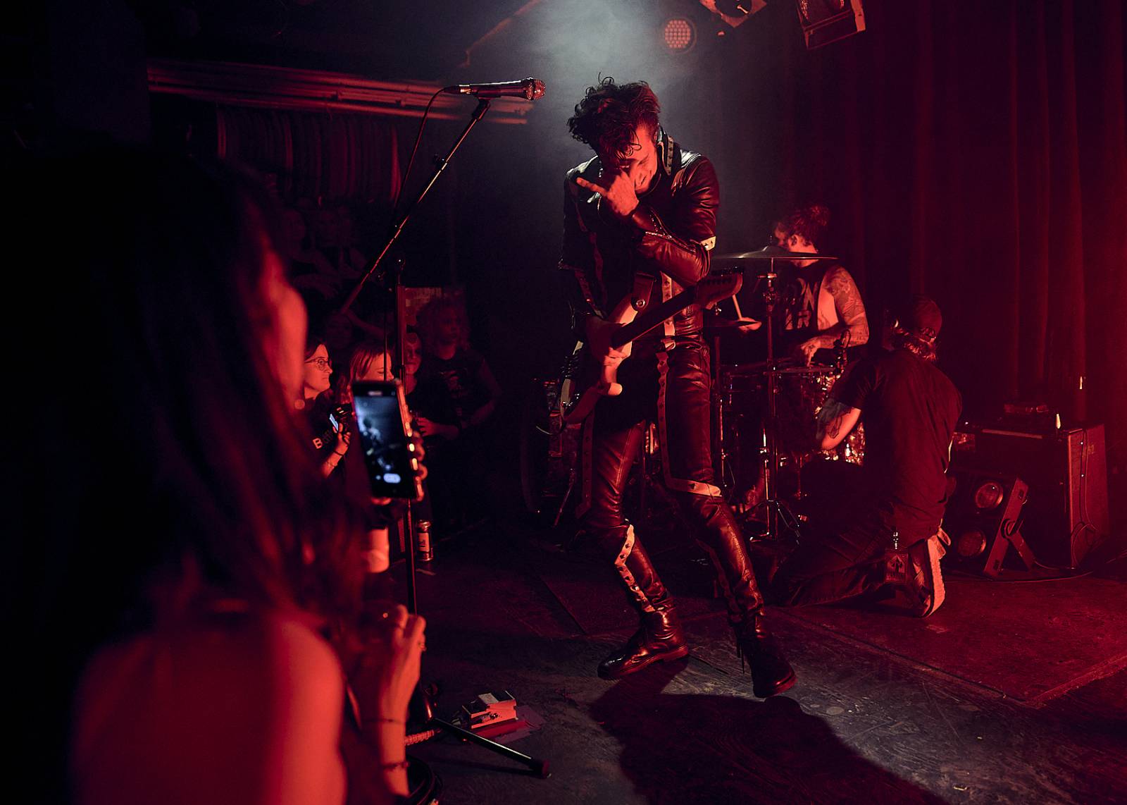 Des Rocs ukázal Praze, jak se hraje rokenrol. Předskakovali mu Pistols at Dawn a Moon Fever