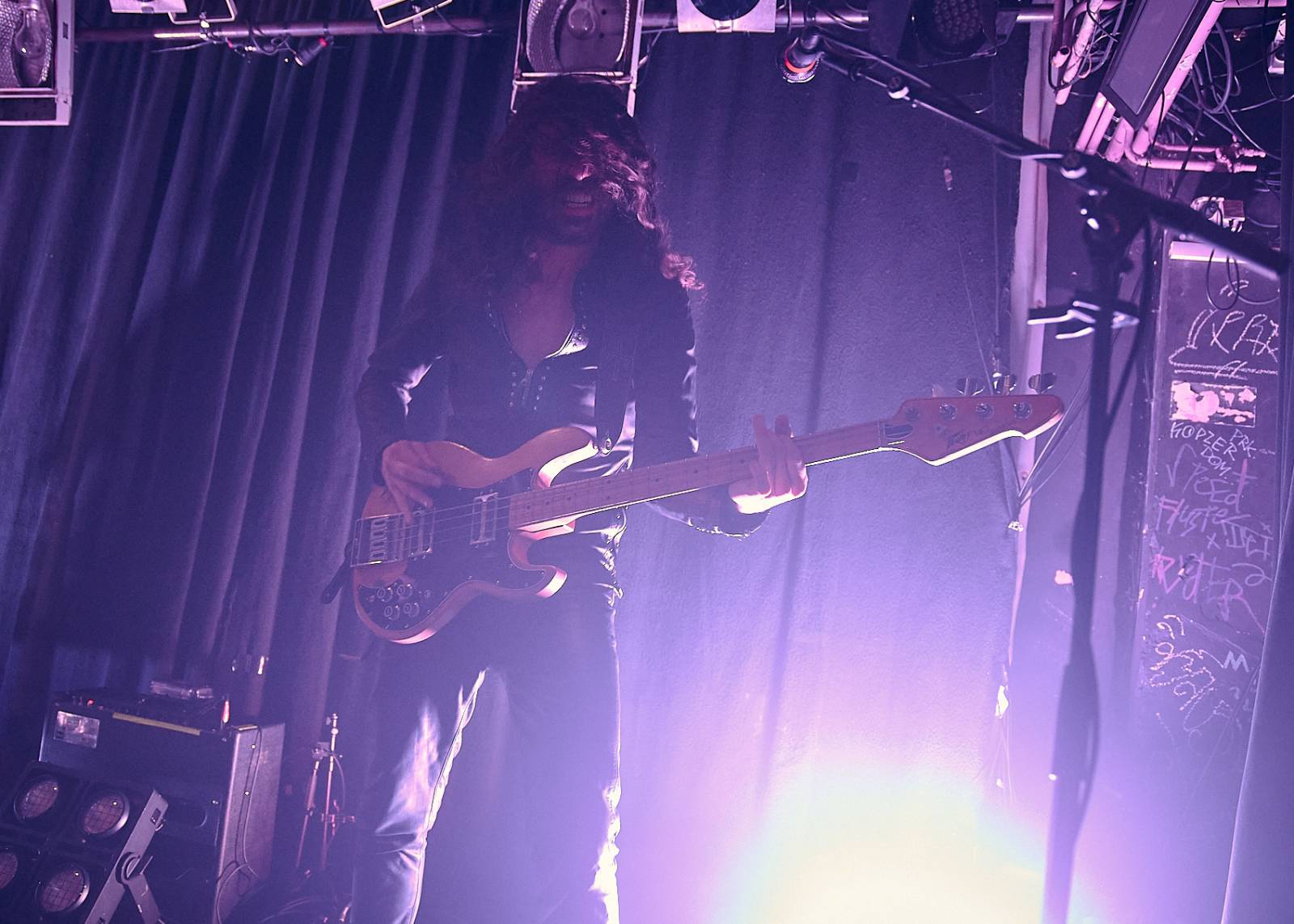 Des Rocs ukázal Praze, jak se hraje rokenrol. Předskakovali mu Pistols at Dawn a Moon Fever