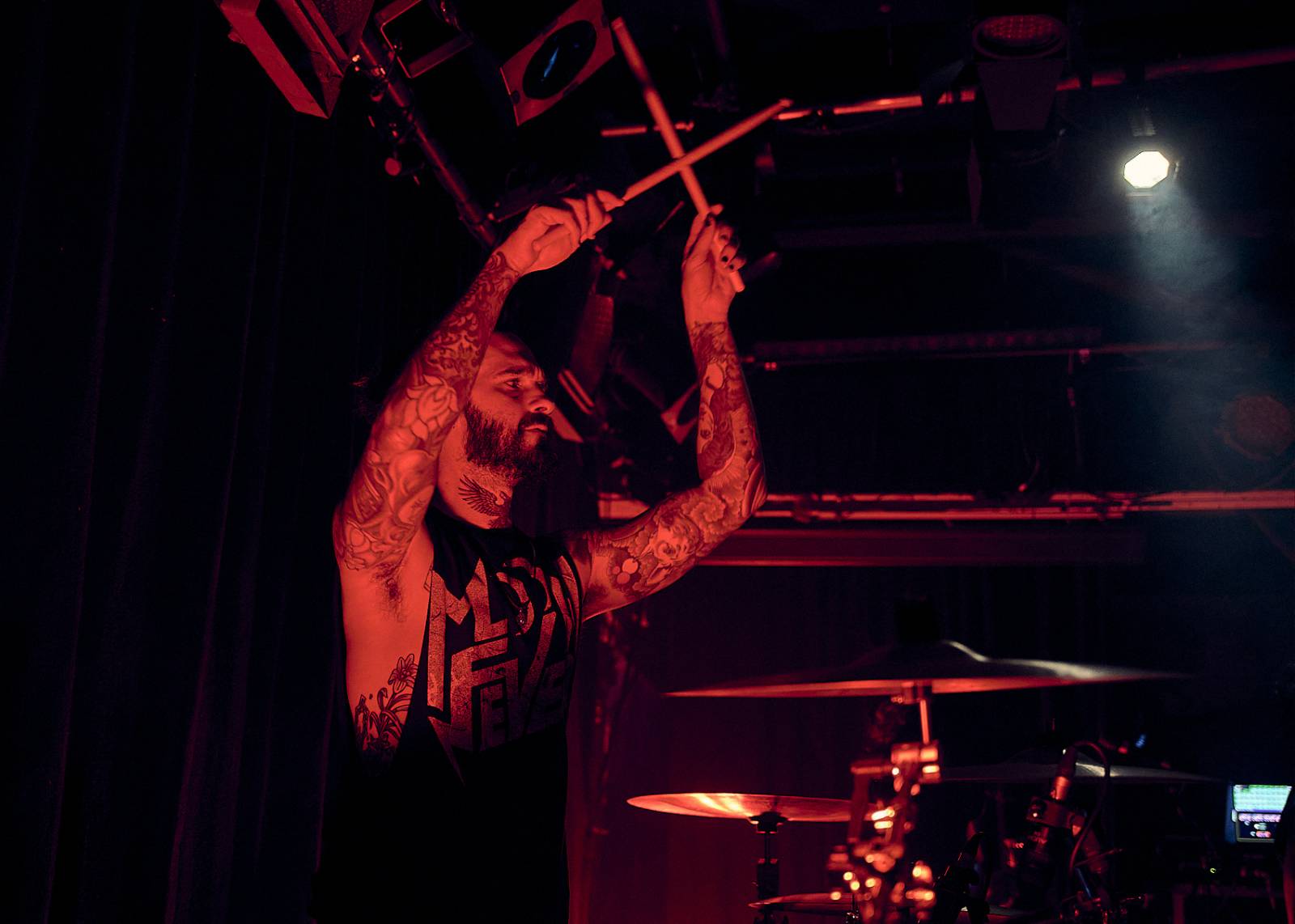 Des Rocs ukázal Praze, jak se hraje rokenrol. Předskakovali mu Pistols at Dawn a Moon Fever