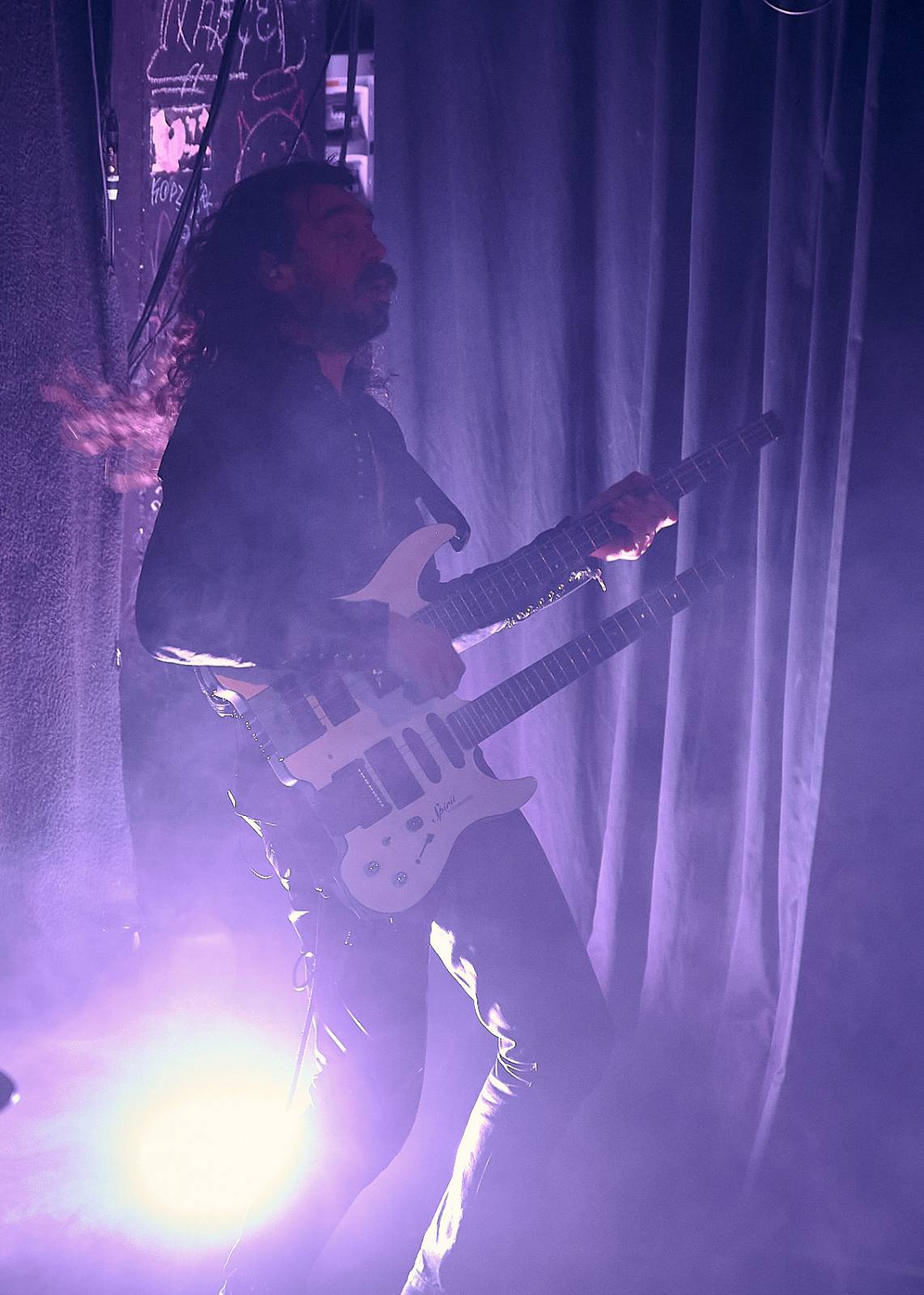 Des Rocs ukázal Praze, jak se hraje rokenrol. Předskakovali mu Pistols at Dawn a Moon Fever