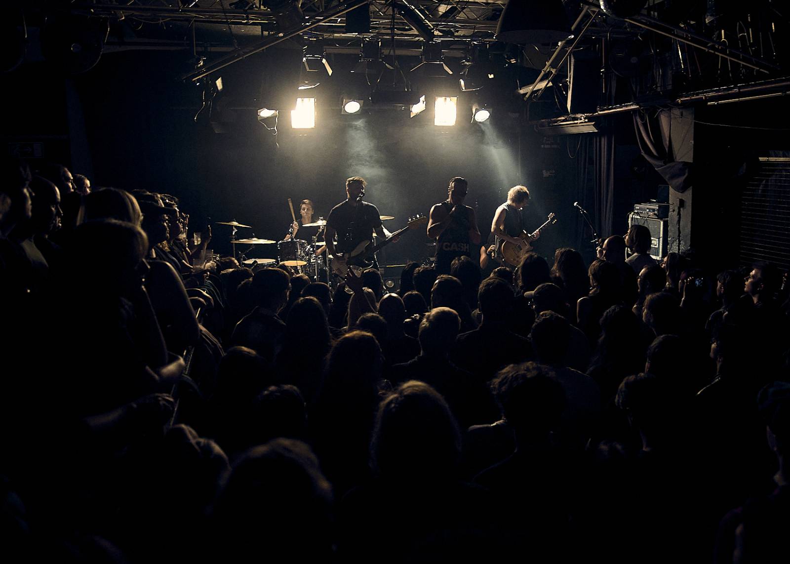 Des Rocs ukázal Praze, jak se hraje rokenrol. Předskakovali mu Pistols at Dawn a Moon Fever