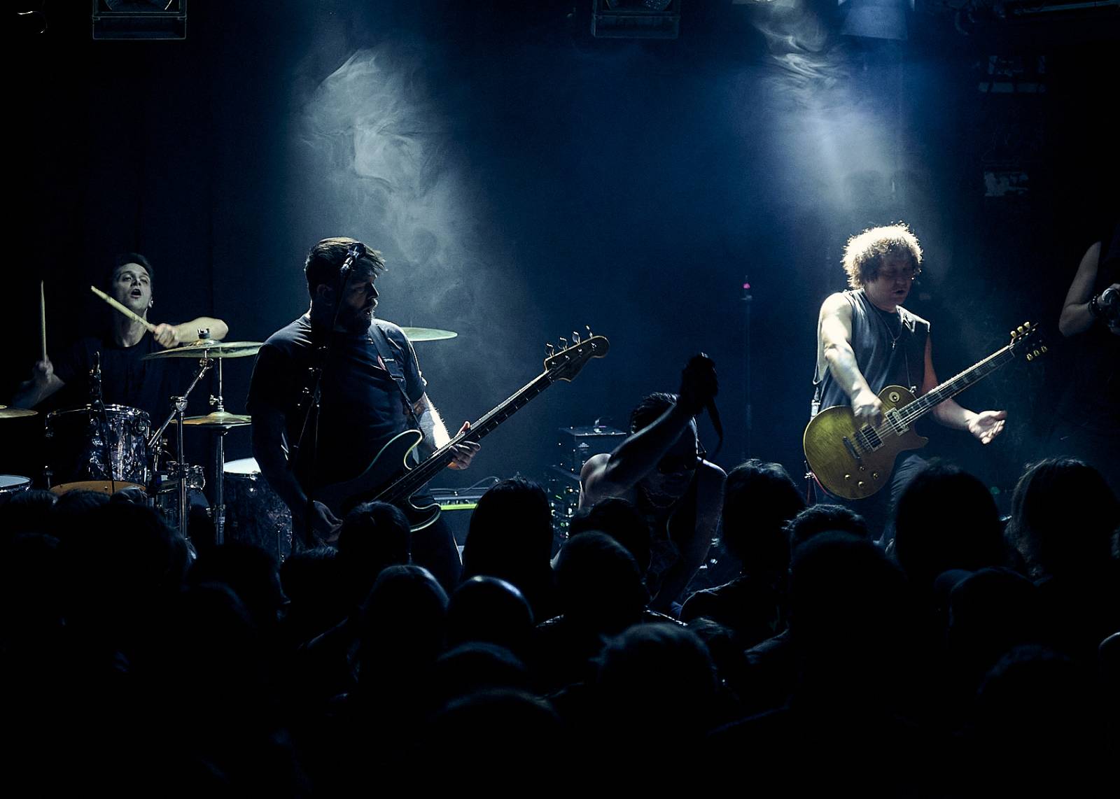 Des Rocs ukázal Praze, jak se hraje rokenrol. Předskakovali mu Pistols at Dawn a Moon Fever