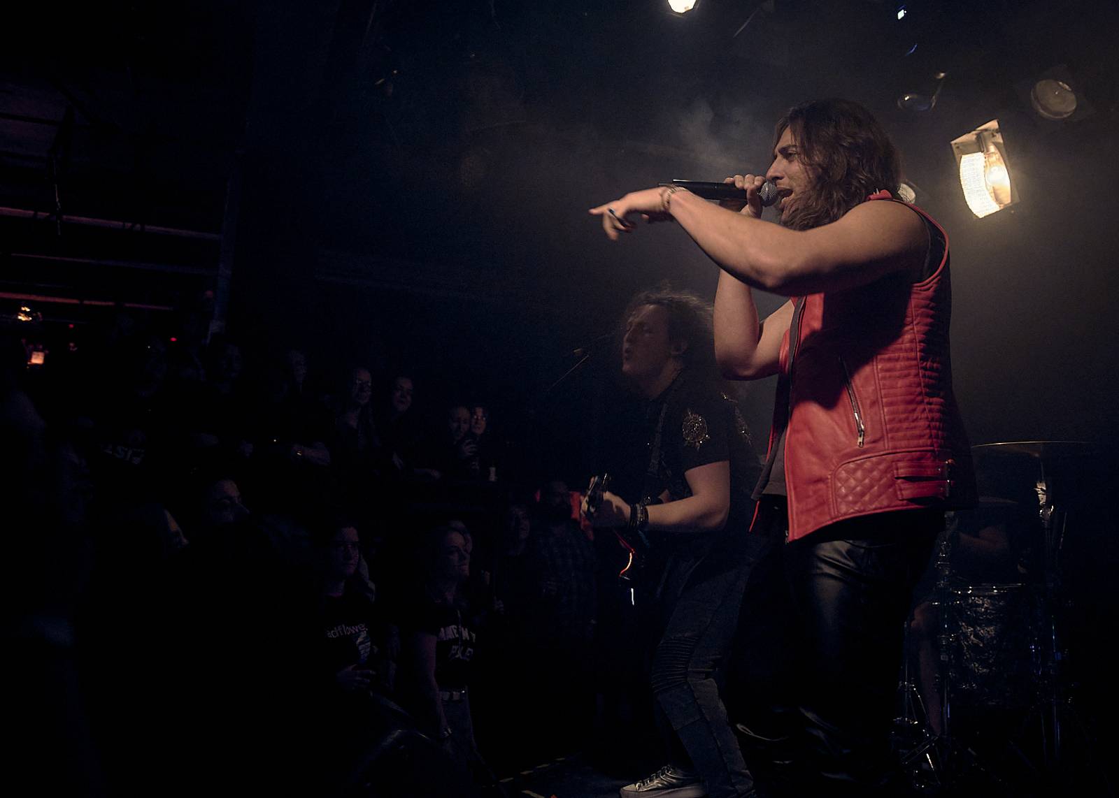 Des Rocs ukázal Praze, jak se hraje rokenrol. Předskakovali mu Pistols at Dawn a Moon Fever