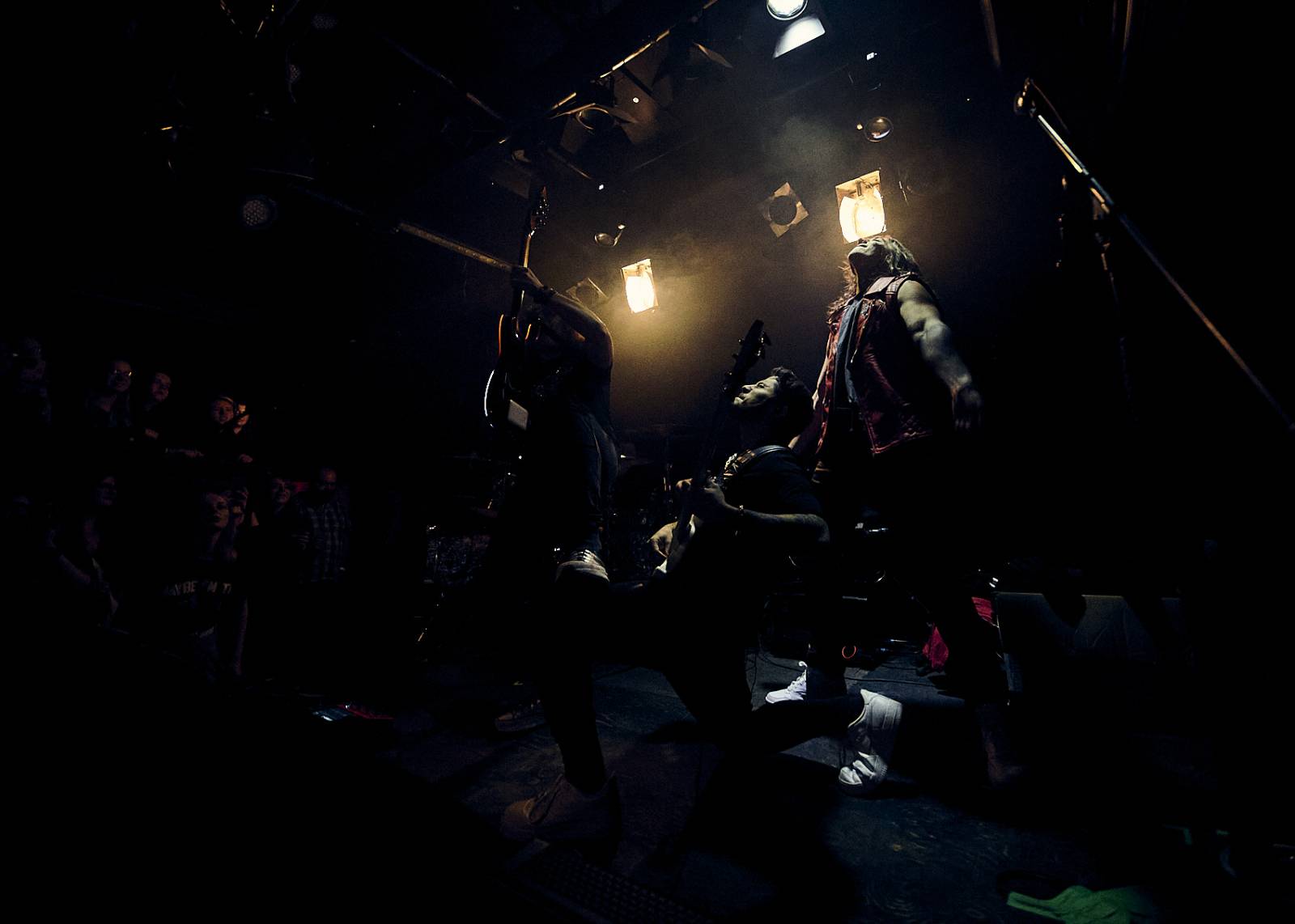 Des Rocs ukázal Praze, jak se hraje rokenrol. Předskakovali mu Pistols at Dawn a Moon Fever