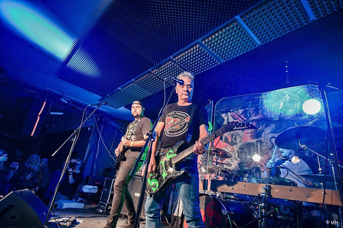 God Save the Punk! The Fialky a SPS dorazili na společném turné do Plzně