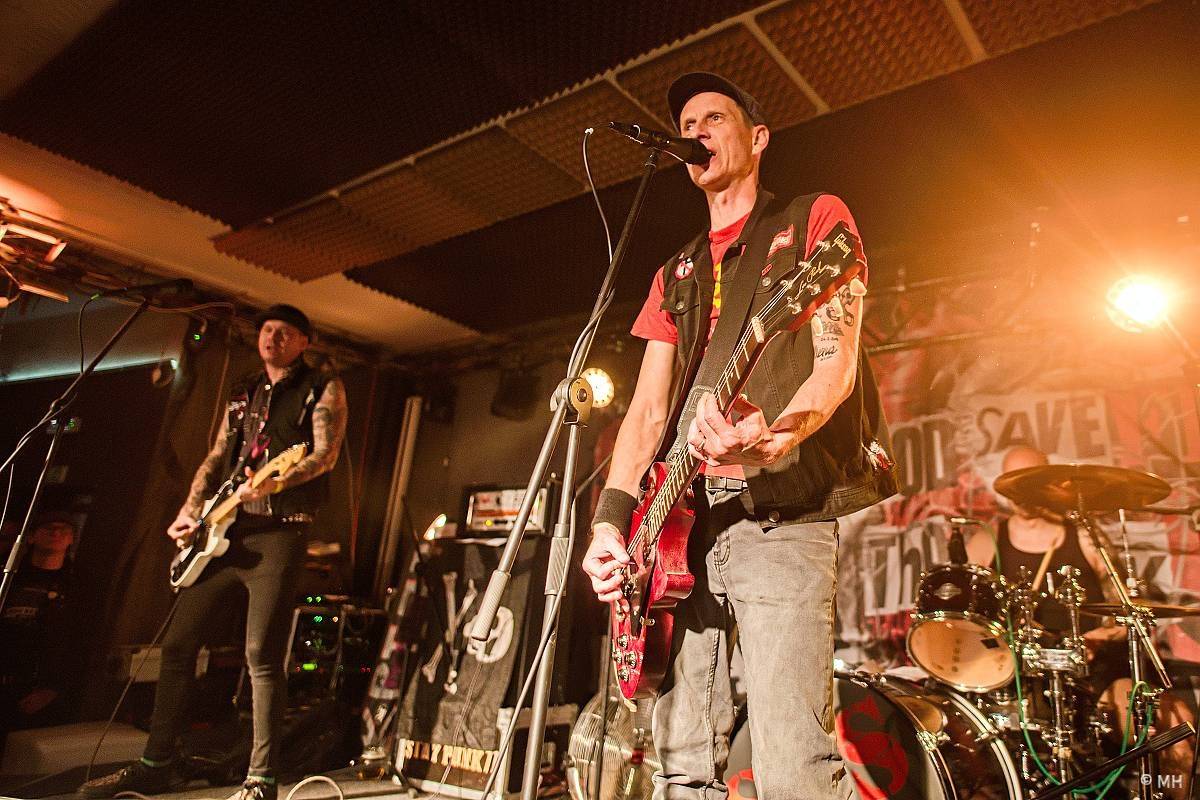 God Save the Punk! The Fialky a SPS dorazili na společném turné do Plzně