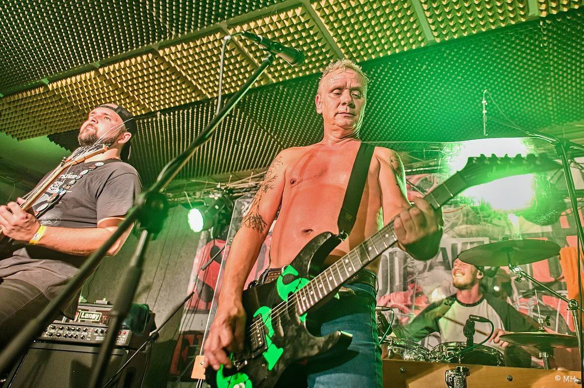 God Save the Punk! The Fialky a SPS dorazili na společném turné do Plzně