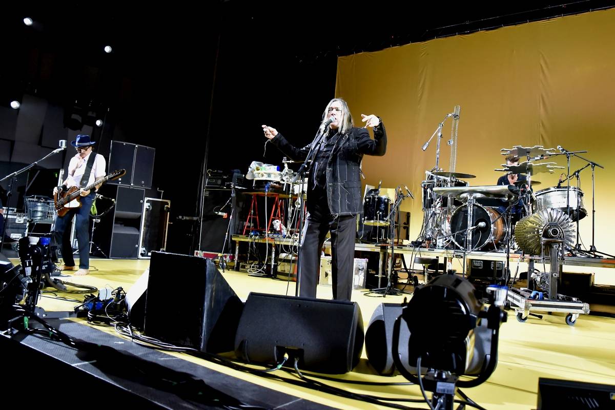 Němečtí experimentátoři Einstürzende Neubauten zahráli ve Foru Karlín v Praze