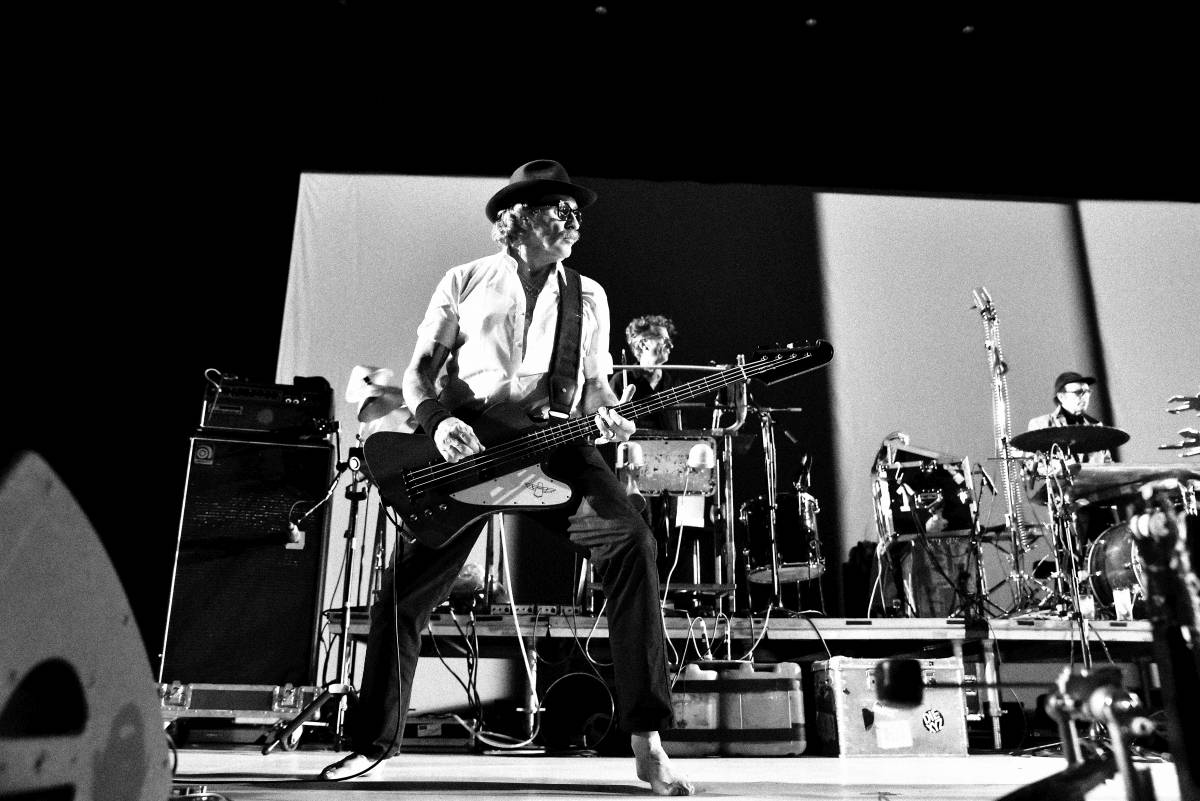 Němečtí experimentátoři Einstürzende Neubauten zahráli ve Foru Karlín v Praze