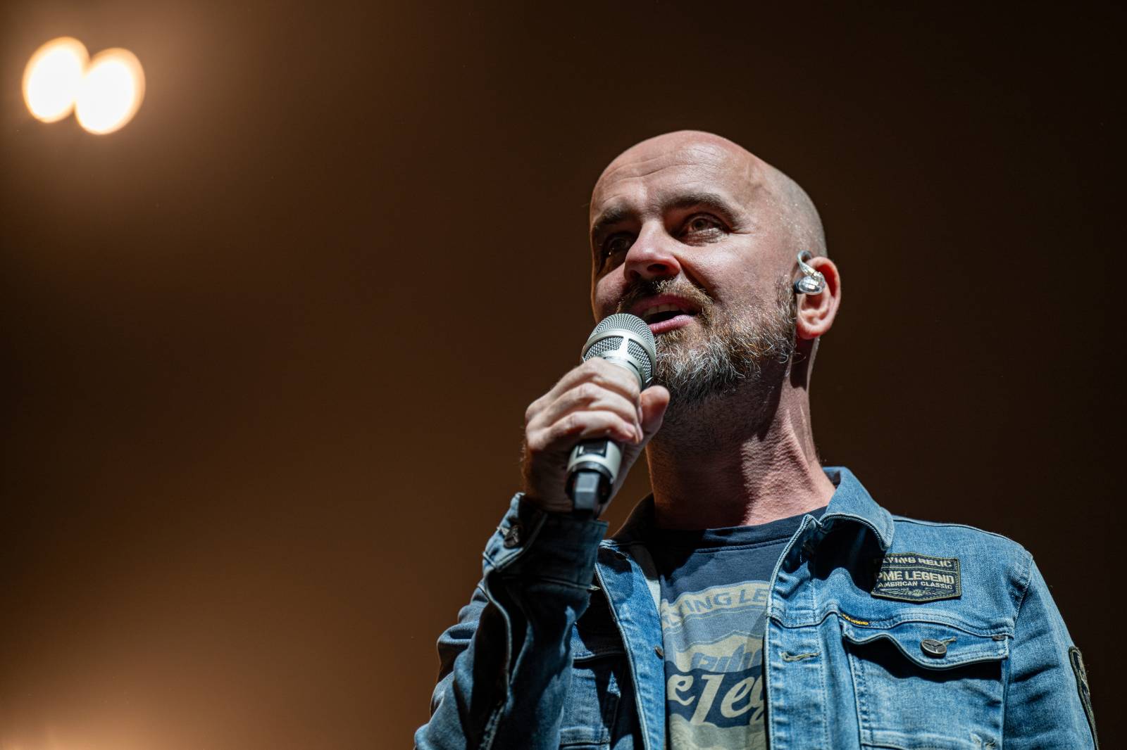 Rádio Impuls oslavilo 25 let, v O2 areně mu gratulovali Michal Hrůza, Lenka Filipová, Queenie i Divokej Bill