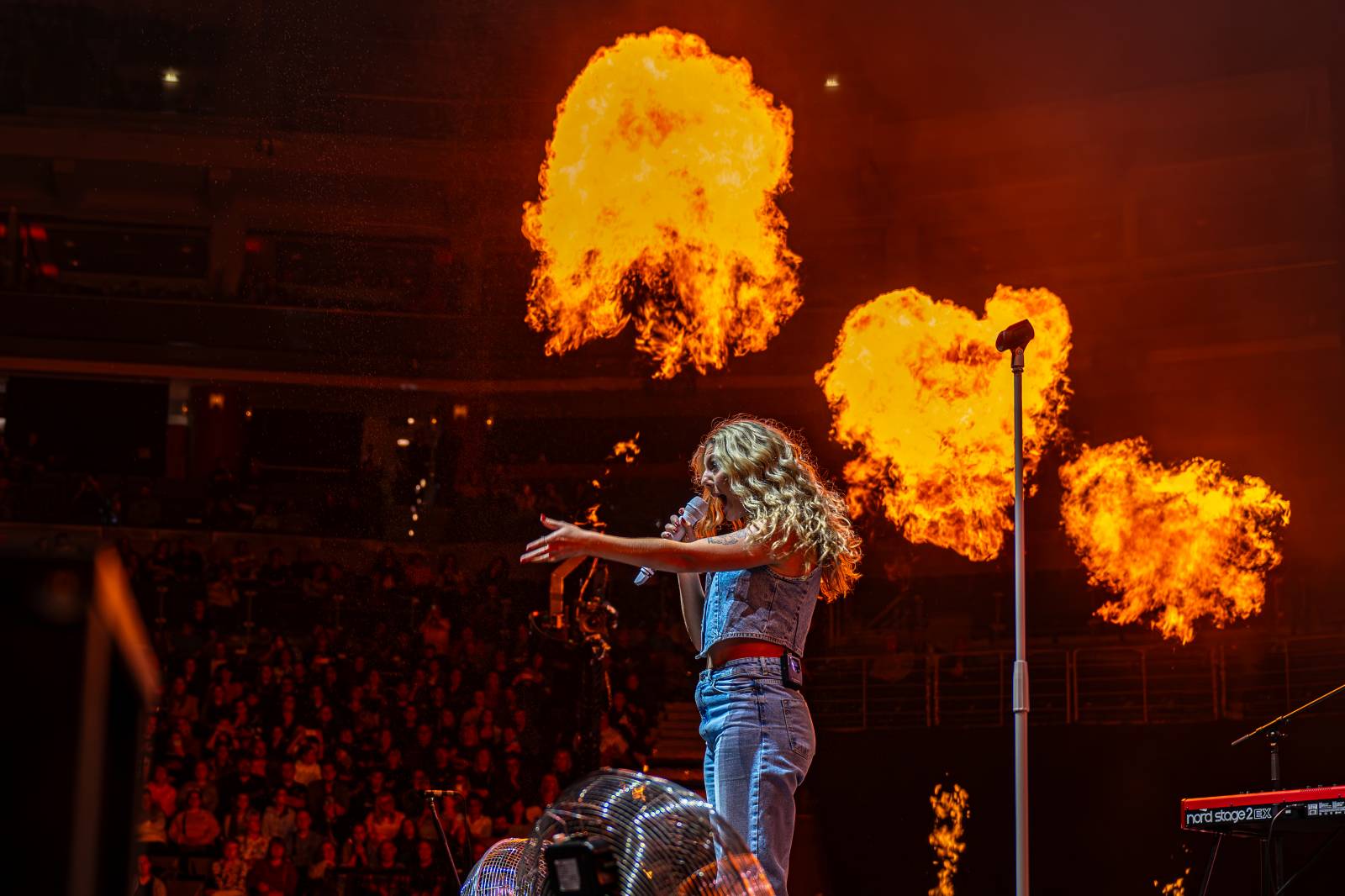 Rádio Impuls oslavilo 25 let, v O2 areně mu gratulovali Michal Hrůza, Lenka Filipová, Queenie i Divokej Bill