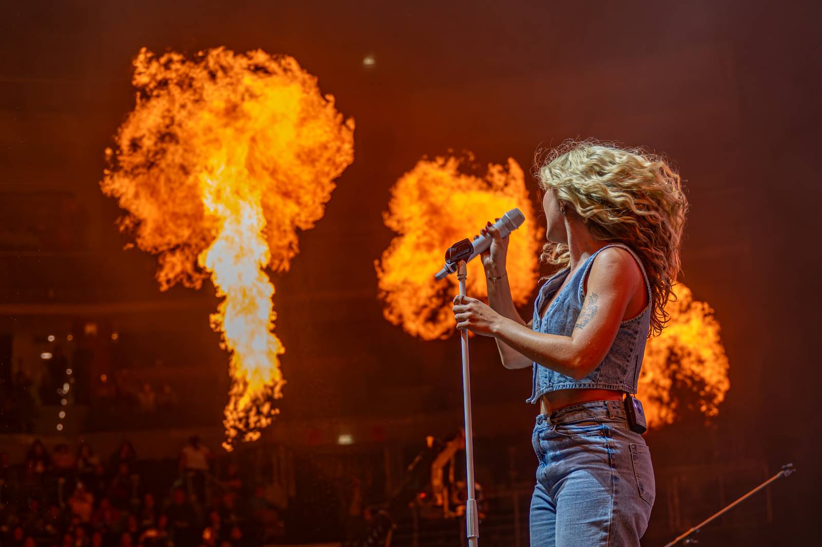 Rádio Impuls oslavilo 25 let, v O2 areně mu gratulovali Michal Hrůza, Lenka Filipová, Queenie i Divokej Bill