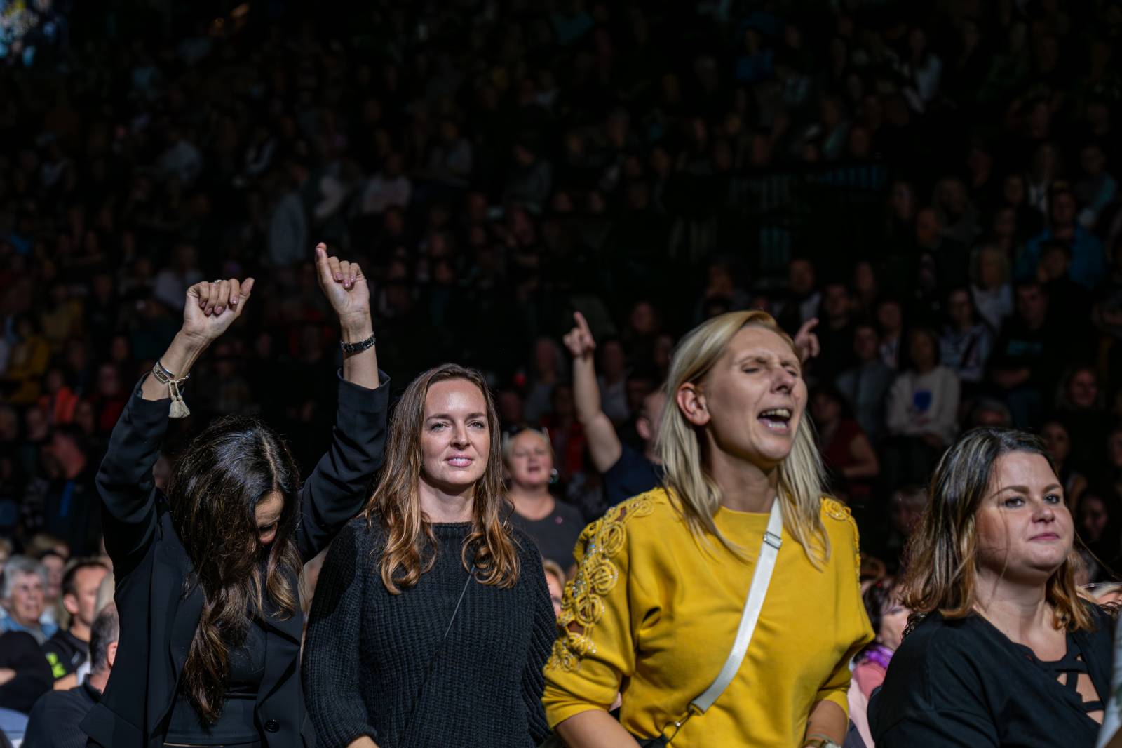 Rádio Impuls oslavilo 25 let, v O2 areně mu gratulovali Michal Hrůza, Lenka Filipová, Queenie i Divokej Bill