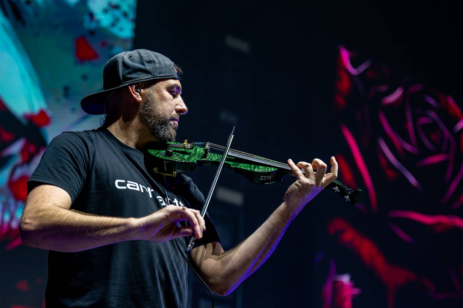 Rádio Impuls oslavilo 25 let, v O2 areně mu gratulovali Michal Hrůza, Lenka Filipová, Queenie i Divokej Bill