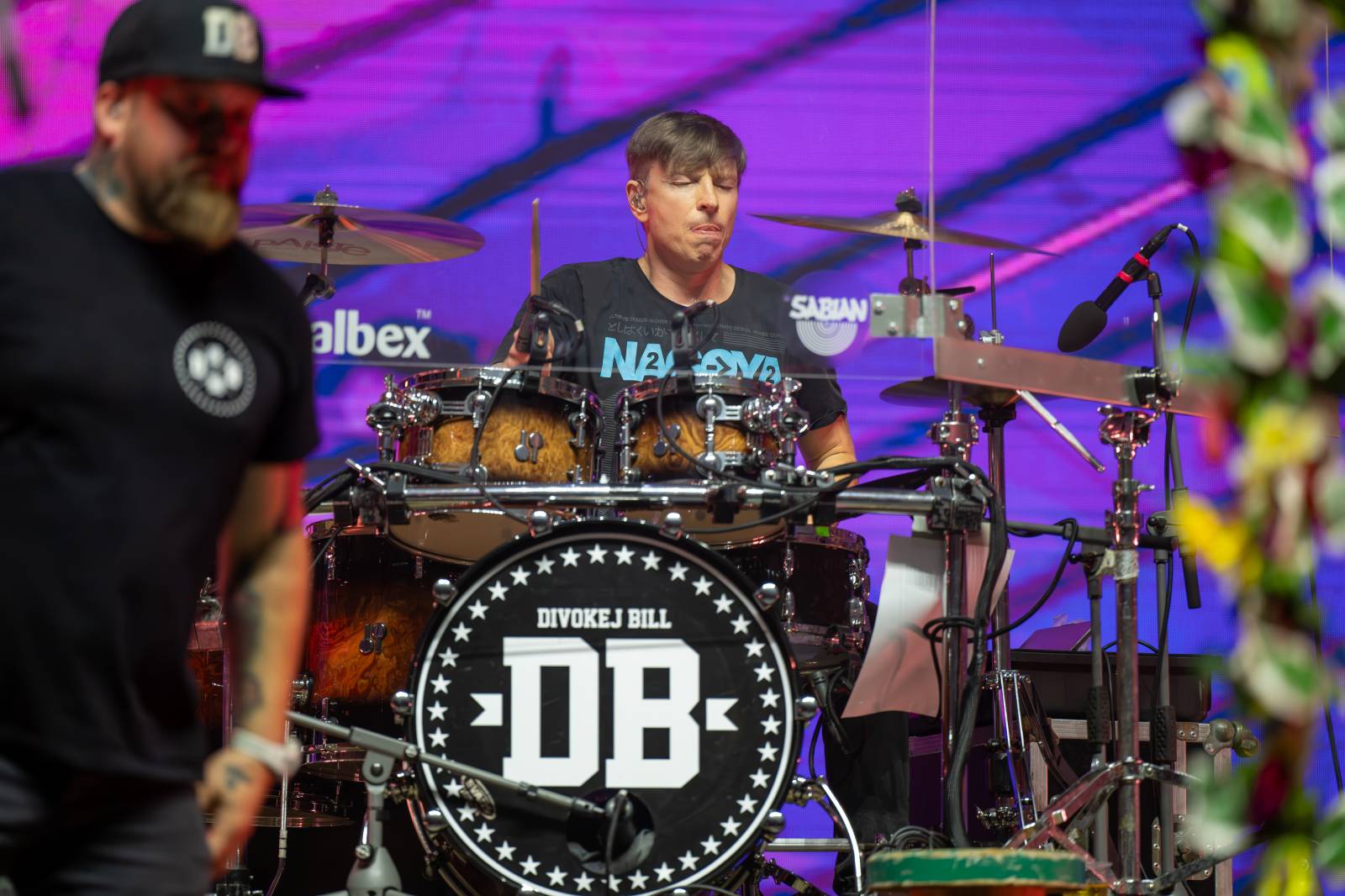 Rádio Impuls oslavilo 25 let, v O2 areně mu gratulovali Michal Hrůza, Lenka Filipová, Queenie i Divokej Bill