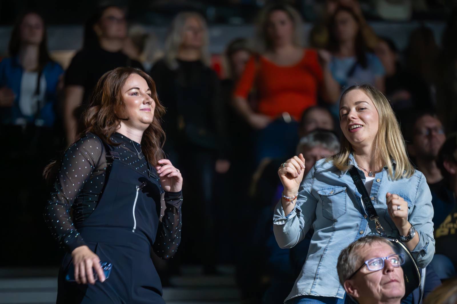 Rádio Impuls oslavilo 25 let, v O2 areně mu gratulovali Michal Hrůza, Lenka Filipová, Queenie i Divokej Bill