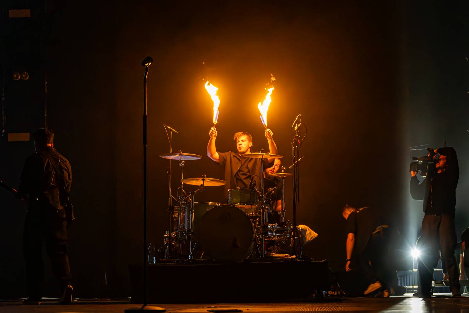 Rádio Impuls oslavilo 25 let, v O2 areně mu gratulovali Michal Hrůza, Lenka Filipová, Queenie i Divokej Bill