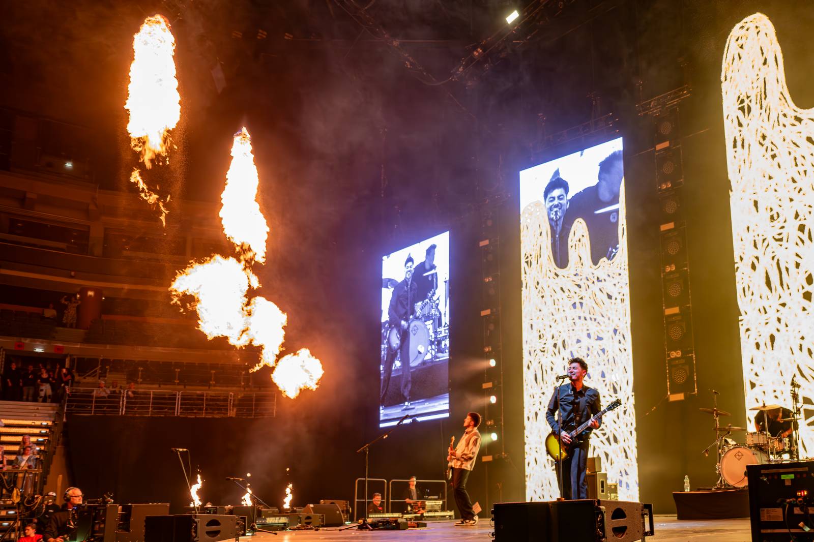 Rádio Impuls oslavilo 25 let, v O2 areně mu gratulovali Michal Hrůza, Lenka Filipová, Queenie i Divokej Bill