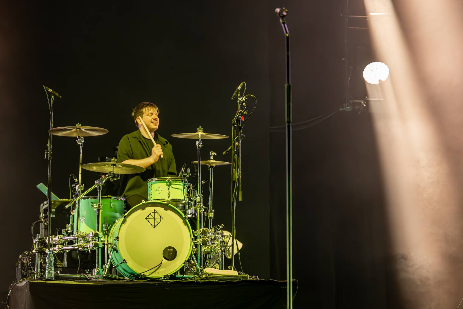 Rádio Impuls oslavilo 25 let, v O2 areně mu gratulovali Michal Hrůza, Lenka Filipová, Queenie i Divokej Bill