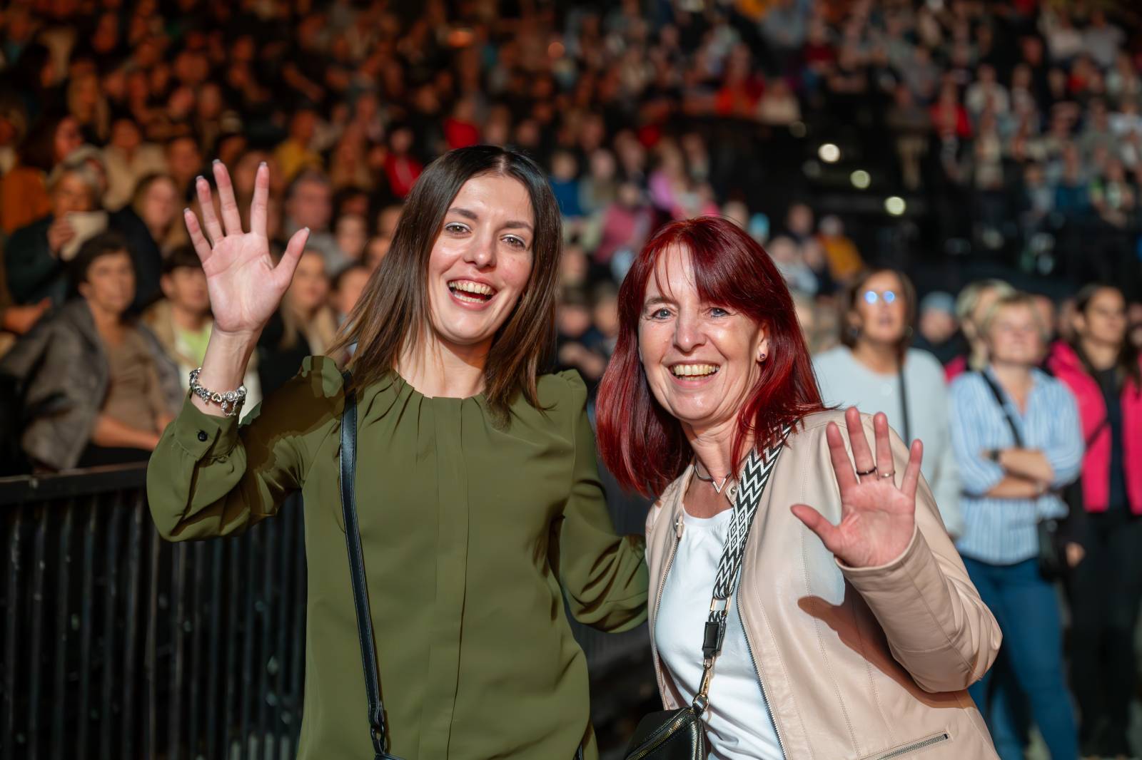 Rádio Impuls oslavilo 25 let, v O2 areně mu gratulovali Michal Hrůza, Lenka Filipová, Queenie i Divokej Bill