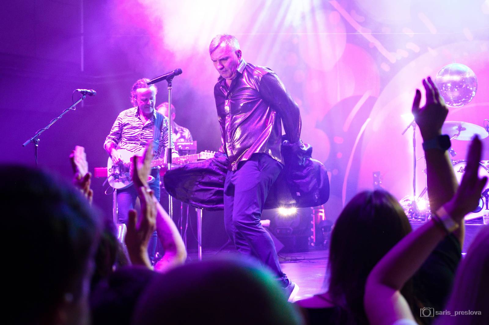 Mig 21 odjížděli z Plzně se záplavou kalhotek, Jiří Macháček políbil fanynku