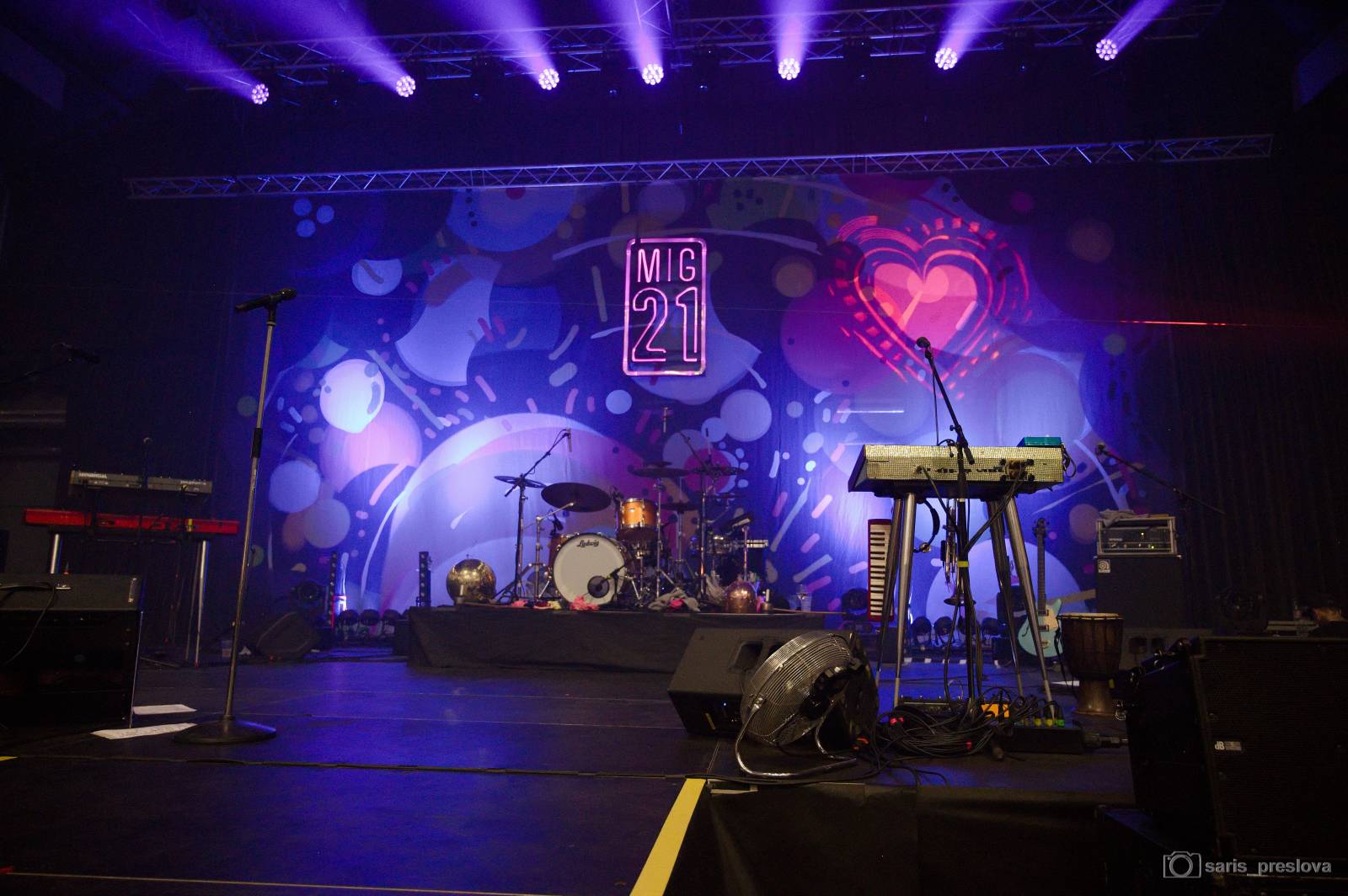 Mig 21 odjížděli z Plzně se záplavou kalhotek, Jiří Macháček políbil fanynku