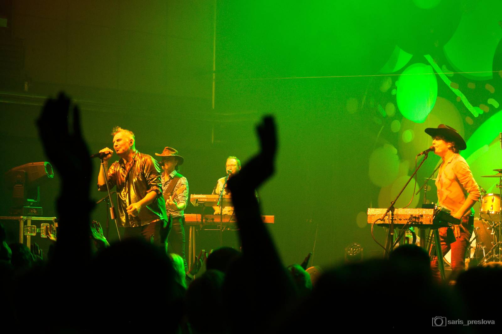 Mig 21 odjížděli z Plzně se záplavou kalhotek, Jiří Macháček políbil fanynku