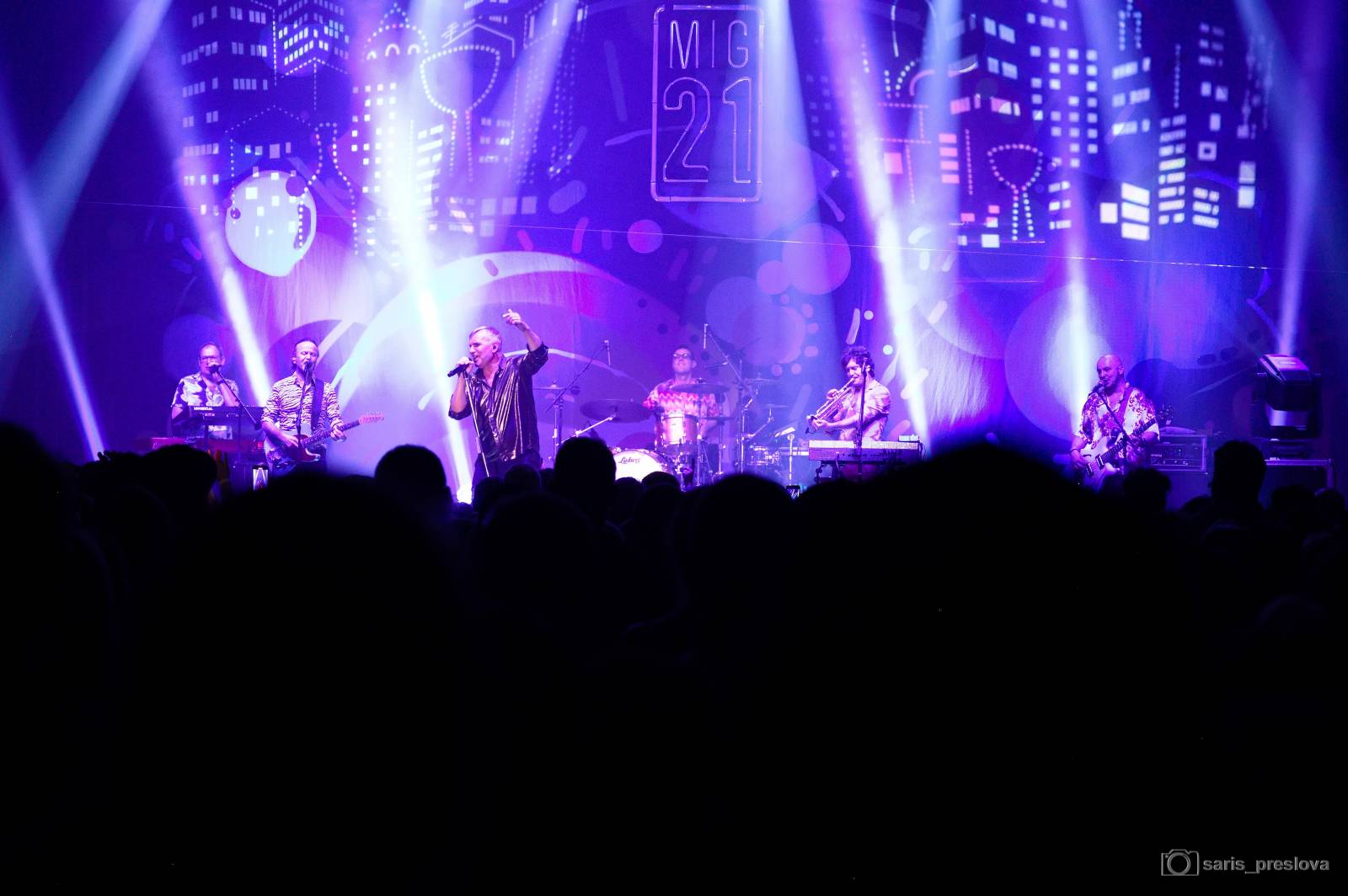 Mig 21 odjížděli z Plzně se záplavou kalhotek, Jiří Macháček políbil fanynku