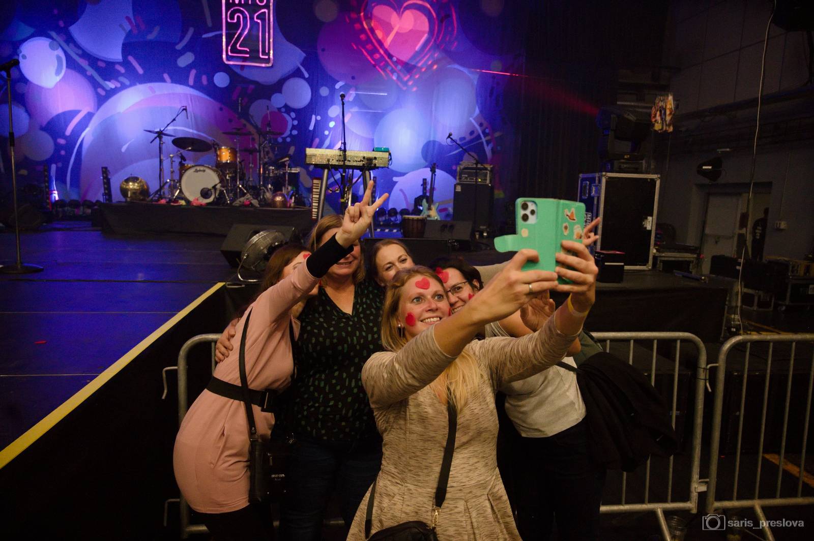 Mig 21 odjížděli z Plzně se záplavou kalhotek, Jiří Macháček políbil fanynku