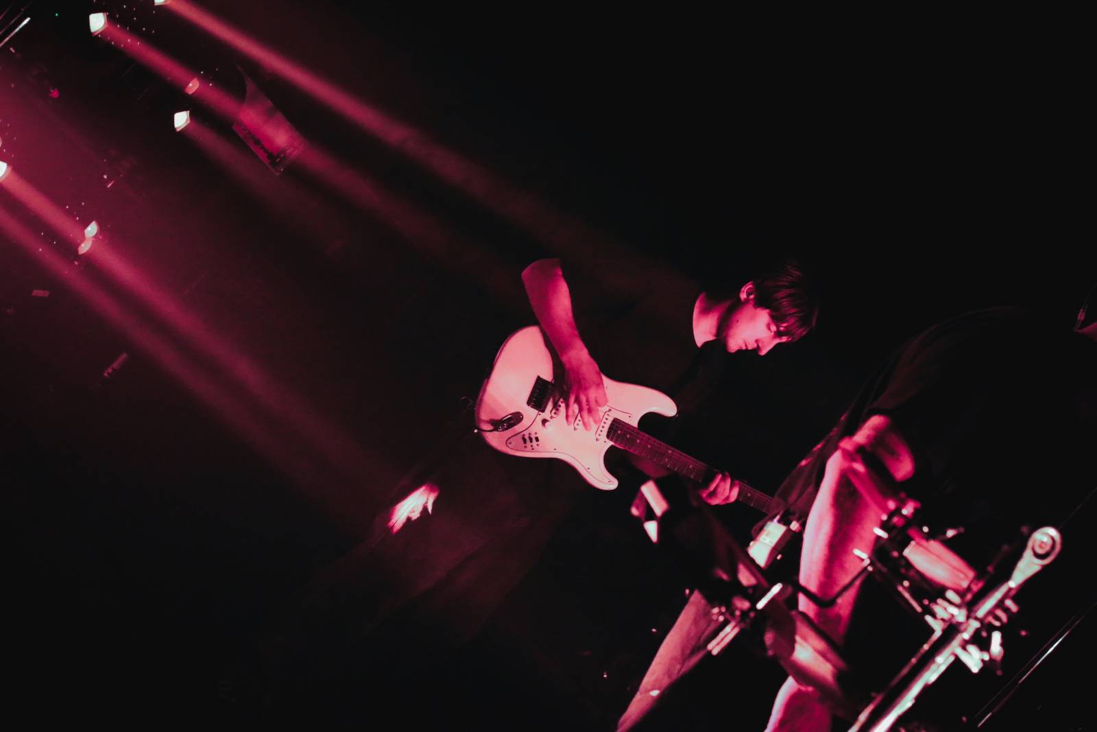 Leoniden rozpálili MeetFactory svými Sophisticated sad songs