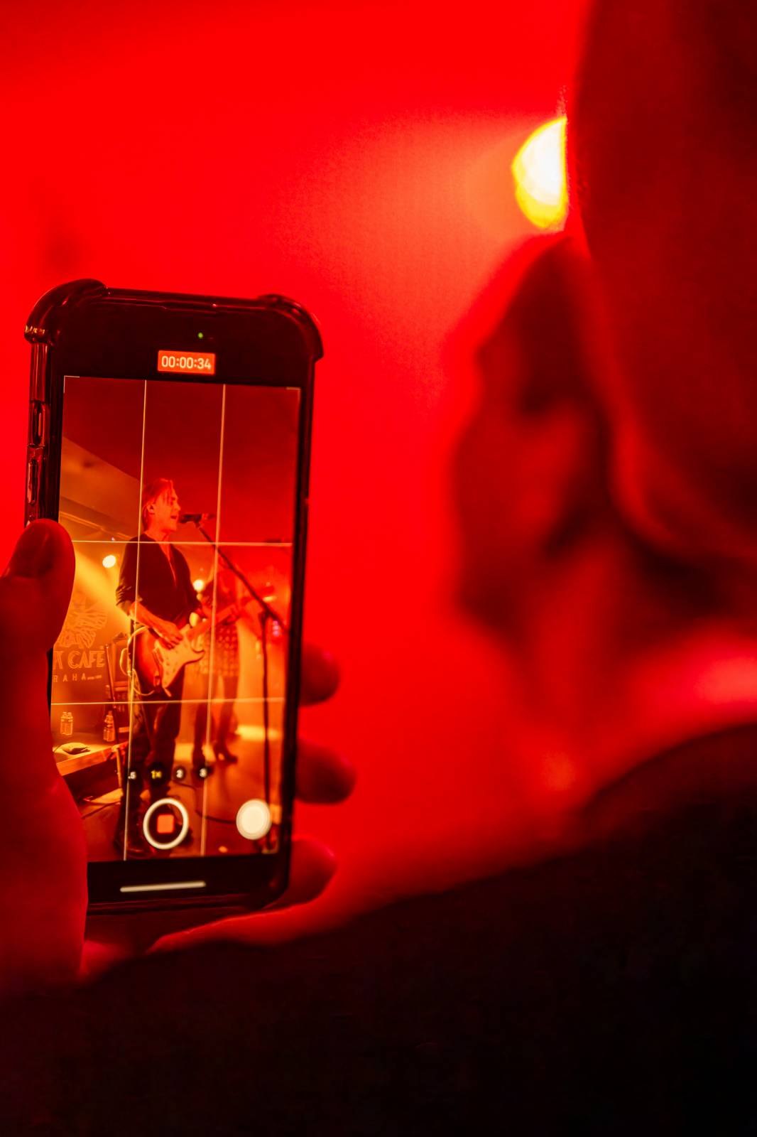 Rock Café zpívalo Mmm Mmm Mmm Mmm. S Crash Test Dummies publikum zavzpomínalo na devadesátky