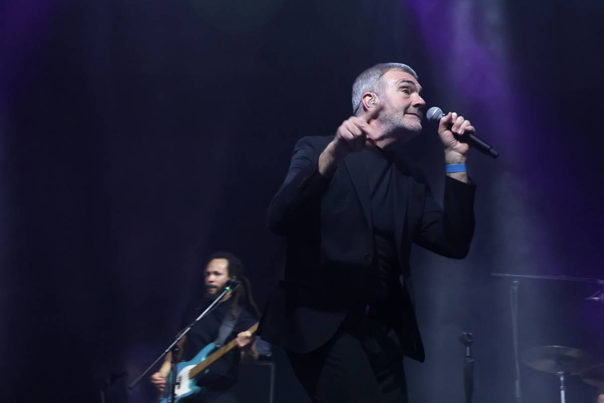 Electro Deluxe se spojili s B-Side Bandem a předvedli v Brně elektrizující show