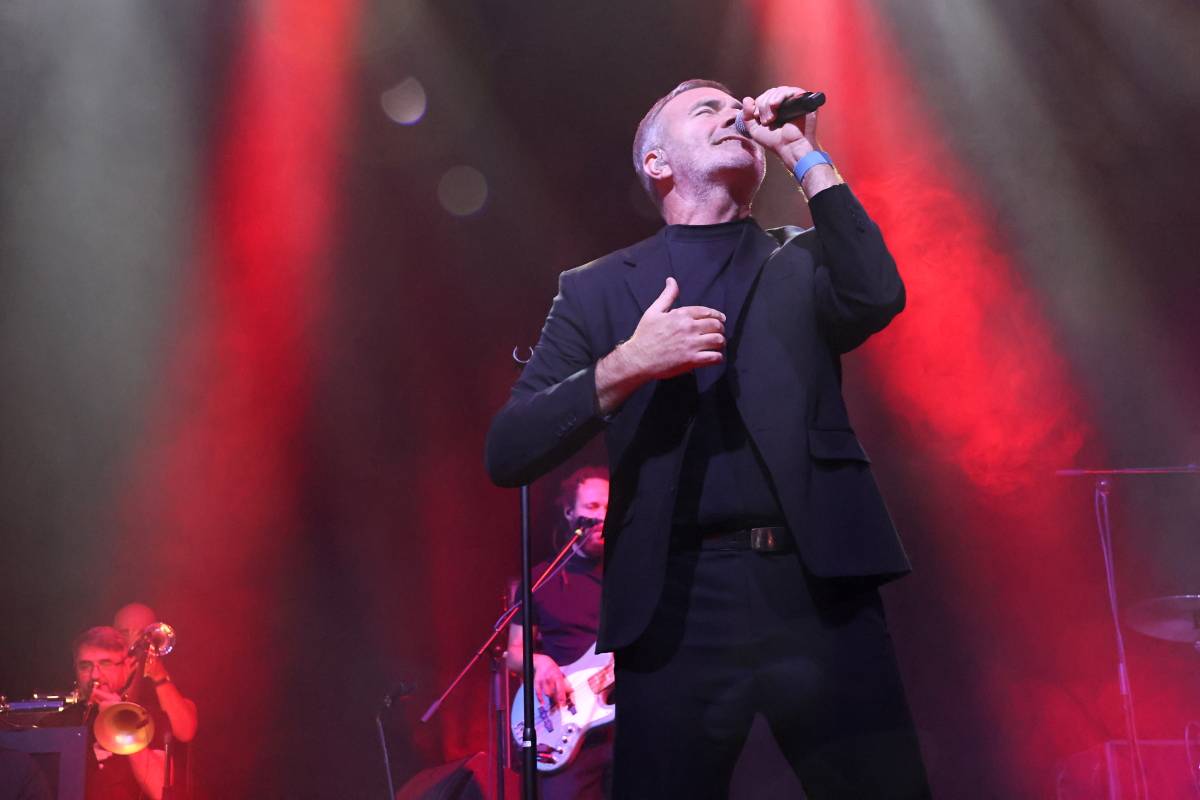 Electro Deluxe se spojili s B-Side Bandem a předvedli v Brně elektrizující show